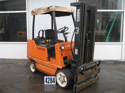 Вилочный погрузчик Clark GCX25