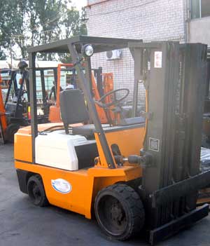 Вилочный погрузчик Komatsu FG30ST-4