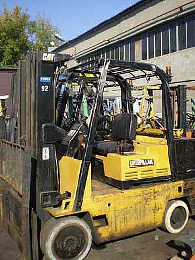 Вилочный погрузчик CAT TC100D