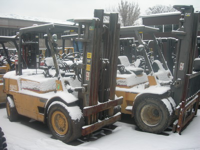 Дизельный погрузчик CAT DPL40