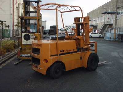 Бензиновый погрузчик Komatsu FG20L-6