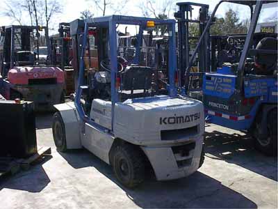 Бензиновый погрузчик Komatsu FG25C