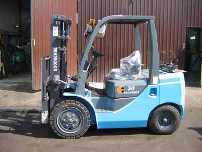 Вилочный погрузчик Goodsense FY30B-R2