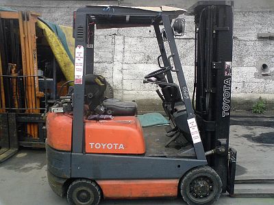 Вилочный погрузчик Toyota 6FGCU15