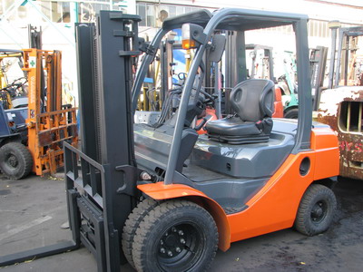 Дизельный погрузчик Toyota 8FD25