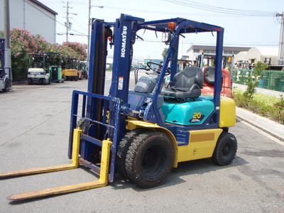 Дизельный погрузчик Komatsu FD20C-14