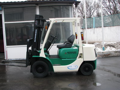 Бензиновый погрузчик Mitsubishi KFG25-KF4A