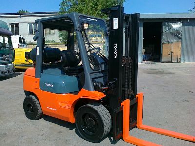 Газовый погрузчик Toyota 02-7FGF30