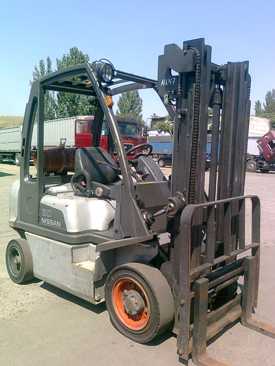 Газовый погрузчик Nissan UID2A20LQ