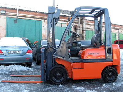 Дизельный погрузчик Nissan FD02A18Q