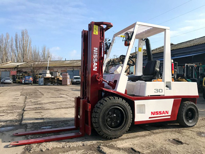 Дизельный погрузчик Nissan EGH02A30U