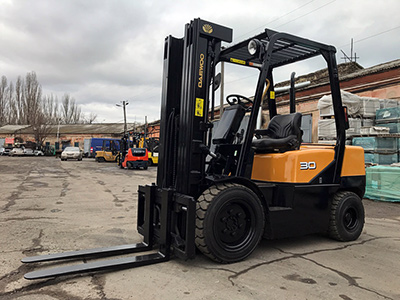Дизельный погрузчик Daewoo D30S-3
