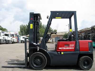 Дизельный погрузчик Mitsubishi FD25T