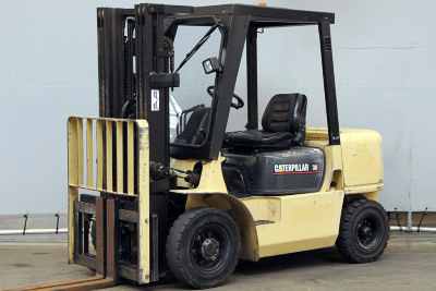 Дизельный погрузчик Caterpillar DP30K