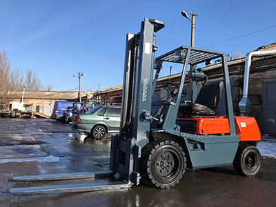 Дизельный погрузчик Toyota 02-3FD30-20784