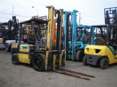 Вилочный погрузчик Komatsu FD30-11