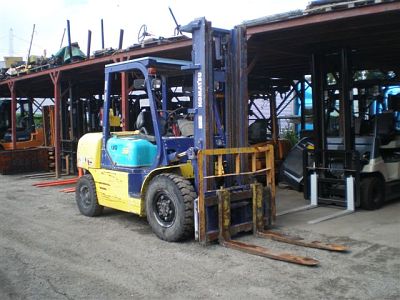 Вилочный погрузчик Komatsu FD35T-7