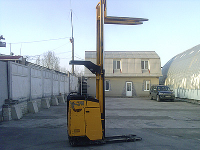 Штабелёр Jungheinrich