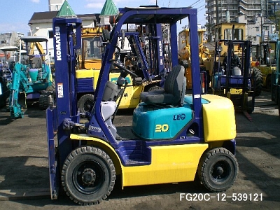 Бензиновый погрузчик Komatsu FG20C-12