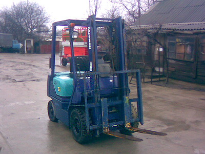 Бензиновый погрузчик Komatsu FG15C-17
