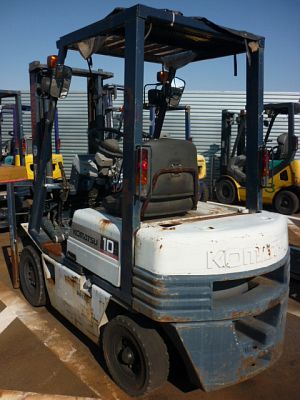 Дизельный погрузчик Komatsu FD10D-15