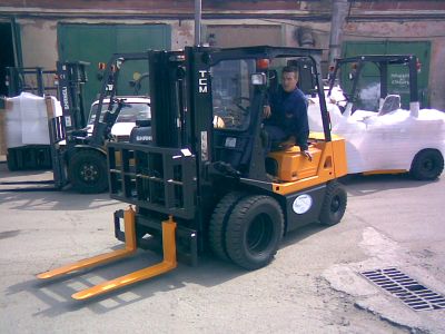 Дизельный погрузчик TCM FD25Z13S
