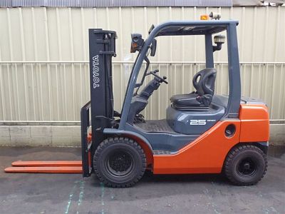 Дизельный погрузчик Toyota 52-8FD25 - 10799