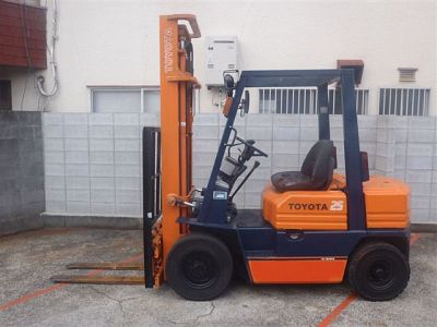 Дизельный погрузчик Toyota 5FD25 - 62786