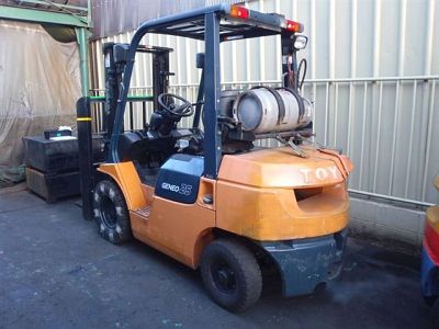 Вилочный погрузчик Toyota 02-7FG25