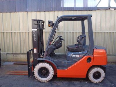 Дизельный погрузчик Toyota 50-8FD25