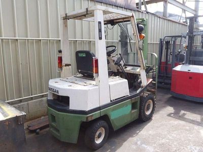 Бензиновый погрузчик Nissan NH01M15
