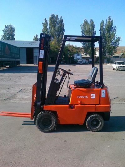 Вилочный погрузчик Toyota 2FGL9