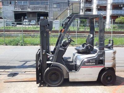Бензиновый погрузчик Nissan PL02A20W (FG20)