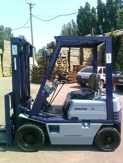 Бензиновый погрузчик Komatsu FG10L-15