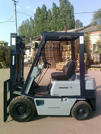 Дизельный погрузчик Komatsu FD15L-15