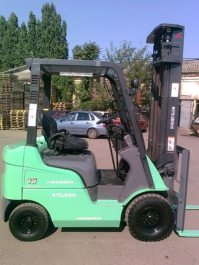 Дизельный погрузчик Mitsubishi FD15D-F16D
