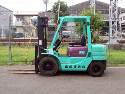 Бензиновый погрузчик Mitsubishi KFG25-KF4B