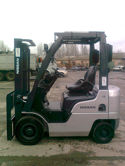 Бензиновый погрузчик Nissan NP1F1A15J