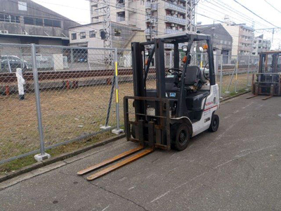 Газовый погрузчик Nissan P1F1A15D