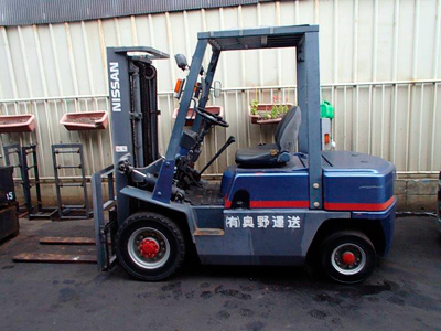 Бензиновый погрузчик Nissan PJ02M25(FG25)-116421