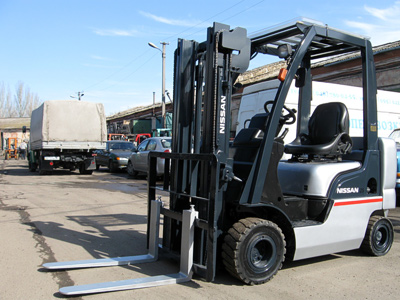 Бензиновый погрузчик Nissan APL02A25J(FG25)-000190