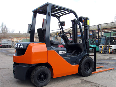 Дизельный погрузчик Toyota 02-8FDL25 (30839)