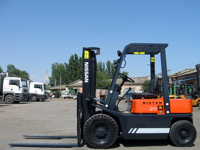 Бензиновый погрузчик Nissan PFO2M20(FG20)-005343