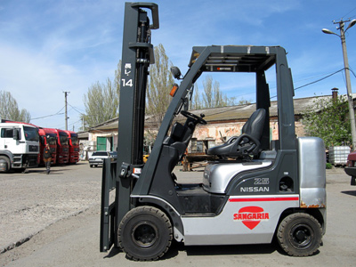 Бензиновый погрузчик Nissan AP1F2A25J(FG25)-000358