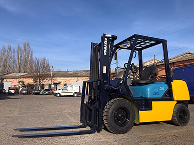 Газовый погрузчик Komatsu FG25C-14-563933