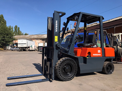 Бензиновый погрузчик Nissan PJ02M25-111898