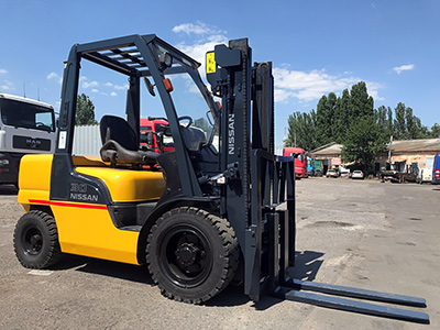 Дизельный погрузчик Nissan YGL02M30-001931