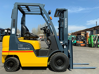 Вилочный погрузчик Nissan L01M15-000684