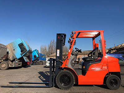 Бензиновый погрузчик Mitsubishi KFGE25D-KF17D-70163