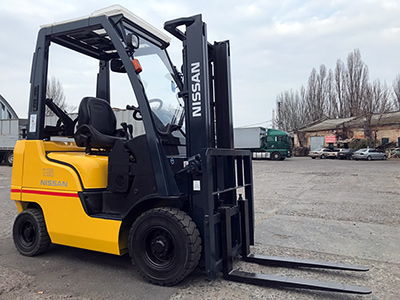 Вилочный погрузчик Nissan P1F1M15D-004741